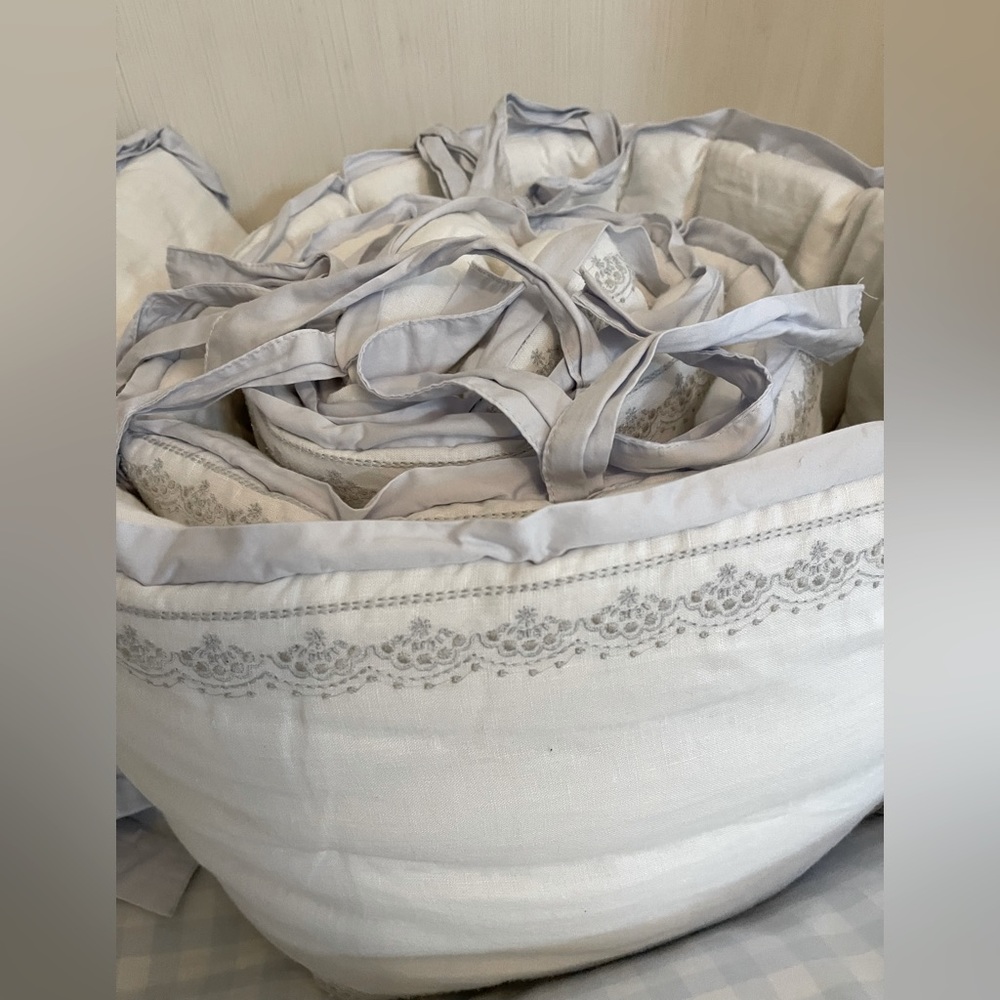 Pottery barn MONIQUE LHUILLIER Bumper